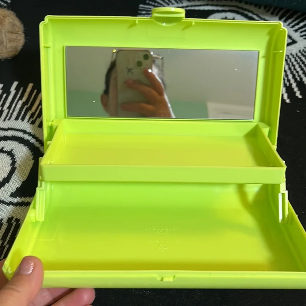 NWOT Caboodles fun fun beauty organizer
